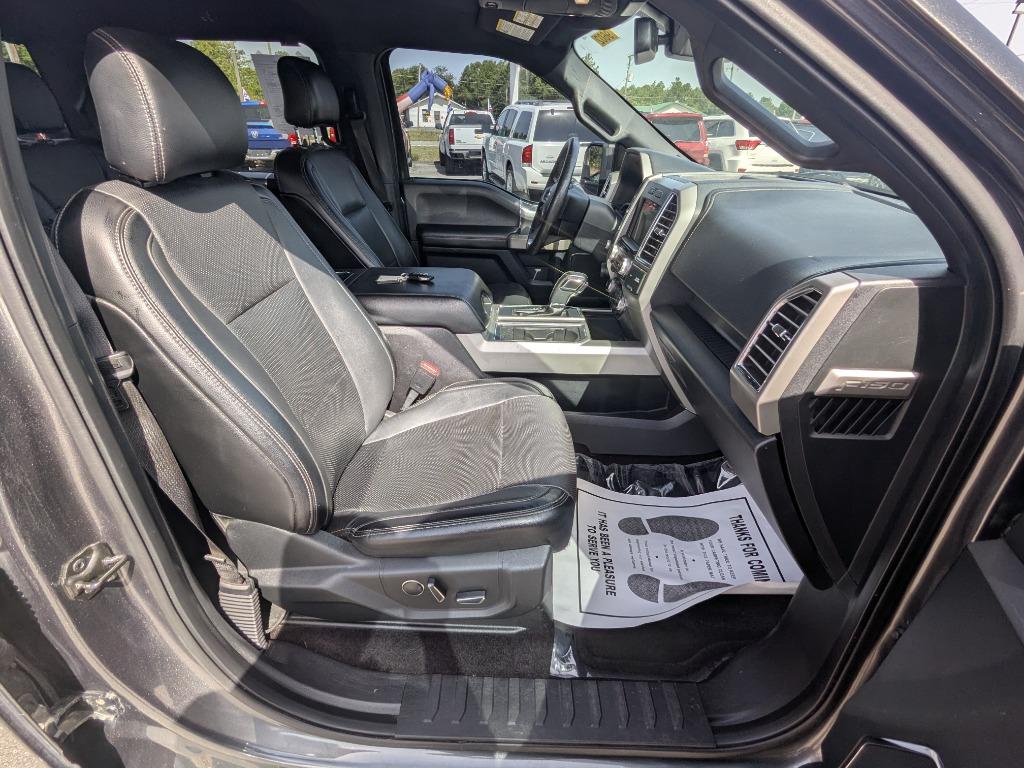 2016 Ford F150 Lariat photo