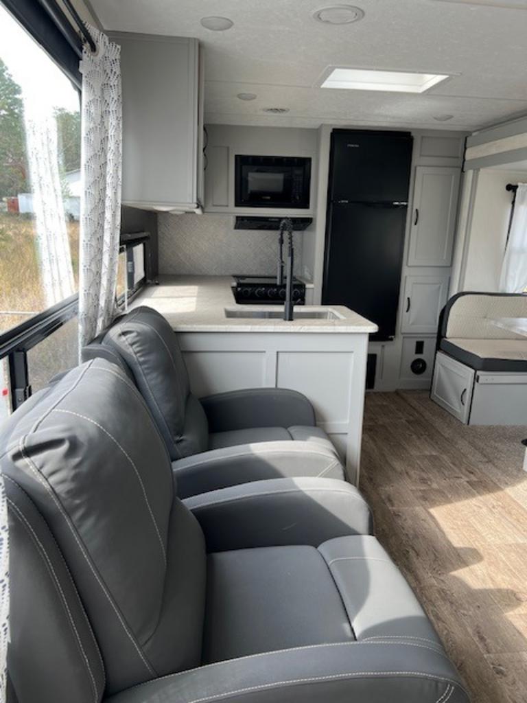 2018 FOREST RIVER  VIBE - $16,995