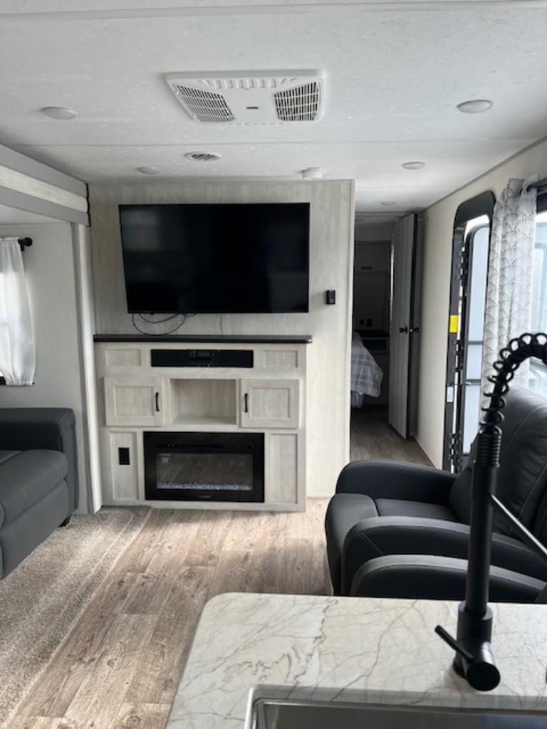 2018 FOREST RIVER  VIBE - $16,995