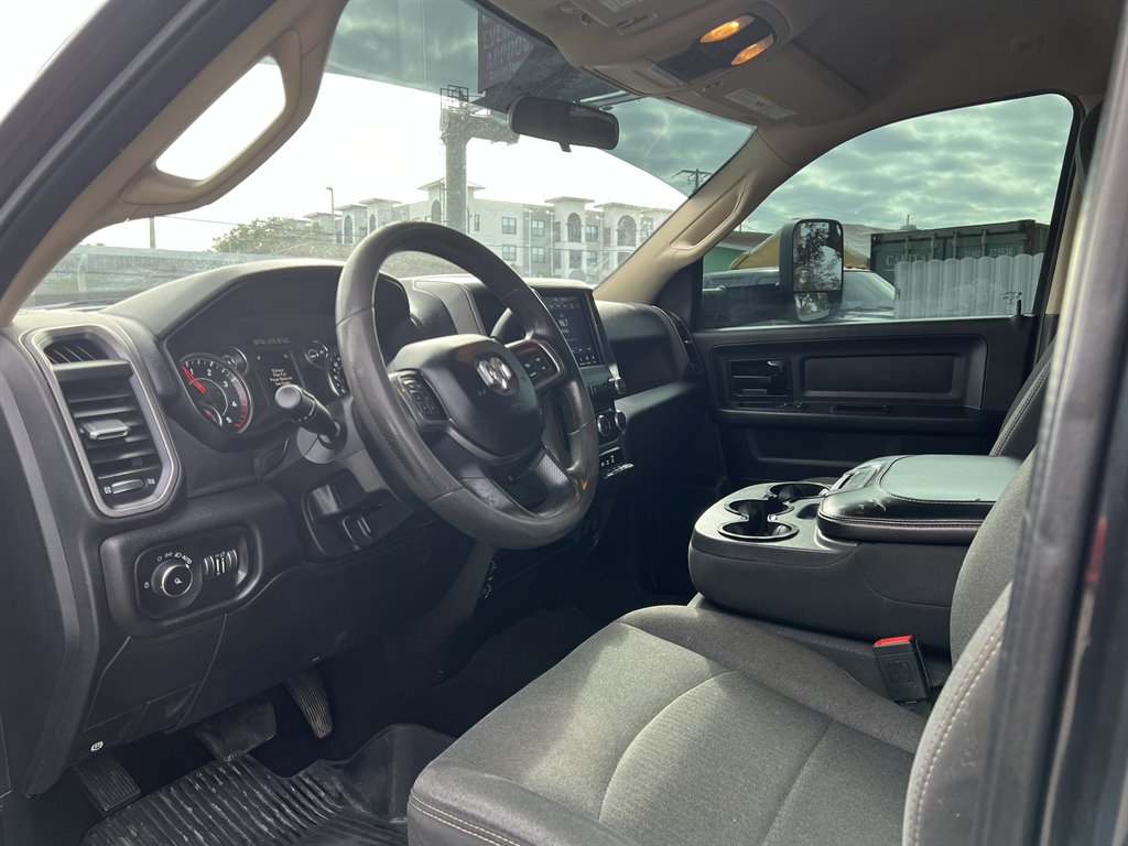 2020 RAM 2500 Tradesman photo