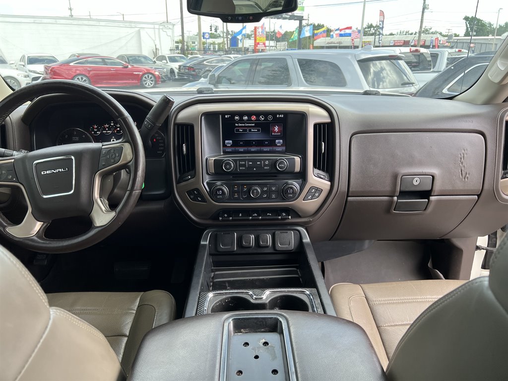 2015 GMC Sierra 1500 Denali photo
