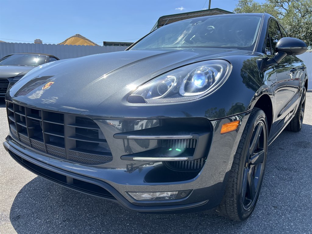 2017 Porsche Macan Turbo photo