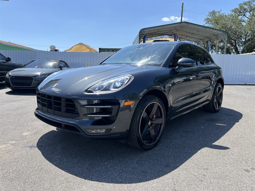 2017 Porsche Macan Turbo photo