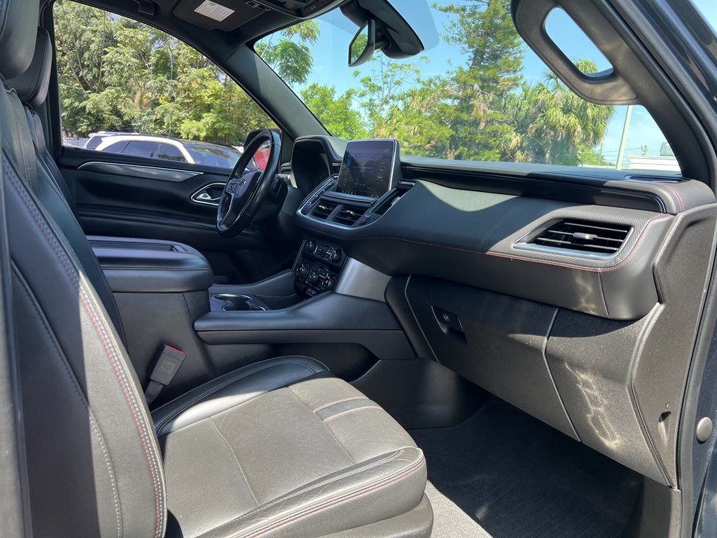 2021 Chevrolet Suburban 1500 RST photo