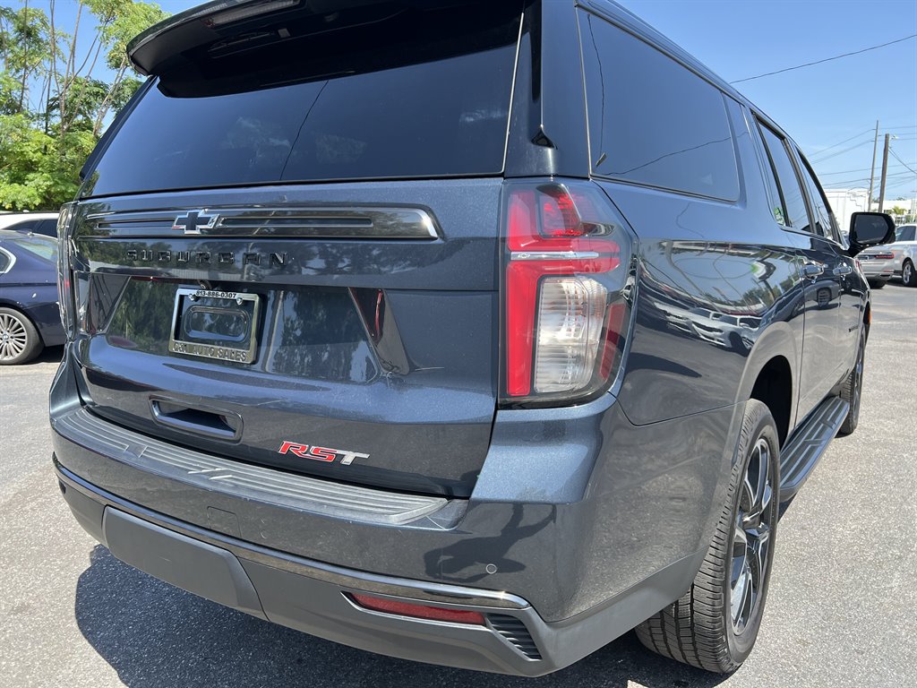 2021 Chevrolet Suburban 1500 RST photo