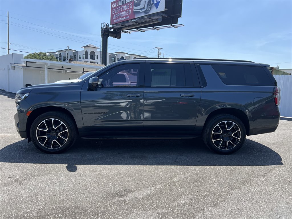 2021 Chevrolet Suburban 1500 RST photo