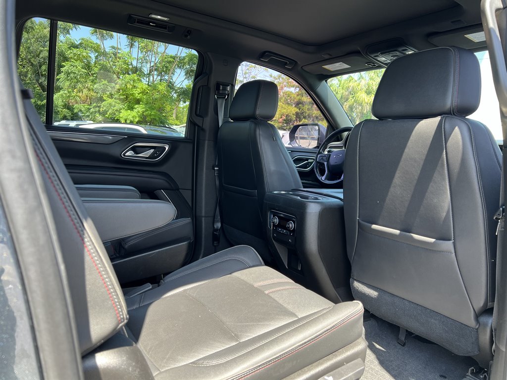 2021 Chevrolet Suburban 1500 RST photo