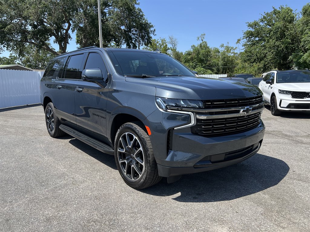 2021 Chevrolet Suburban 1500 RST photo