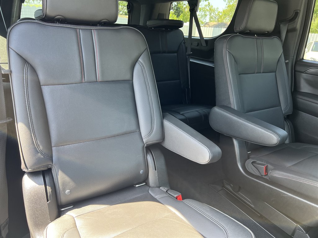 2021 Chevrolet Suburban 1500 RST photo