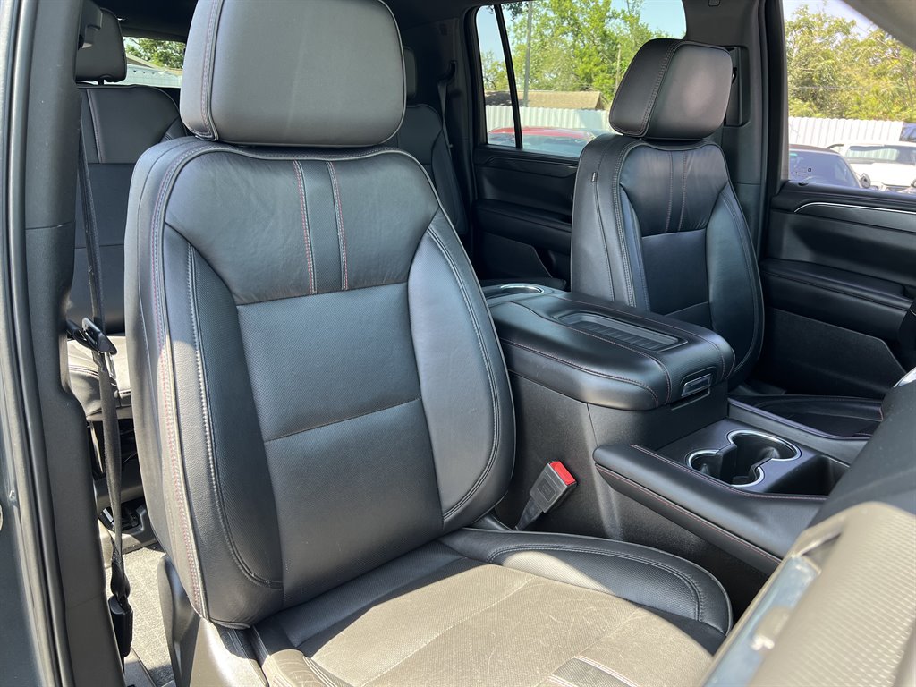 2021 Chevrolet Suburban 1500 RST photo