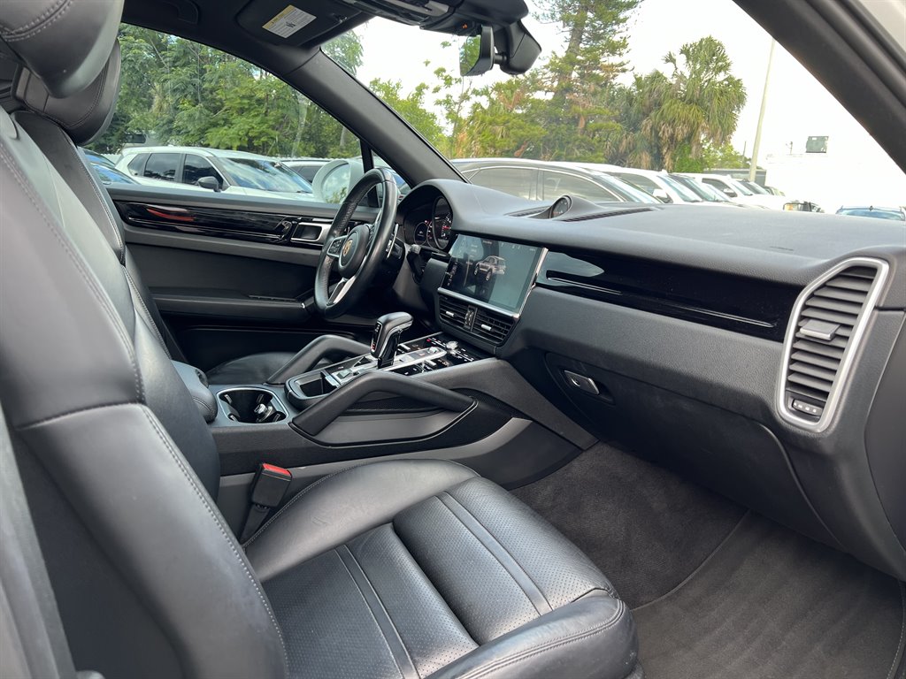 2019 Porsche Cayenne photo