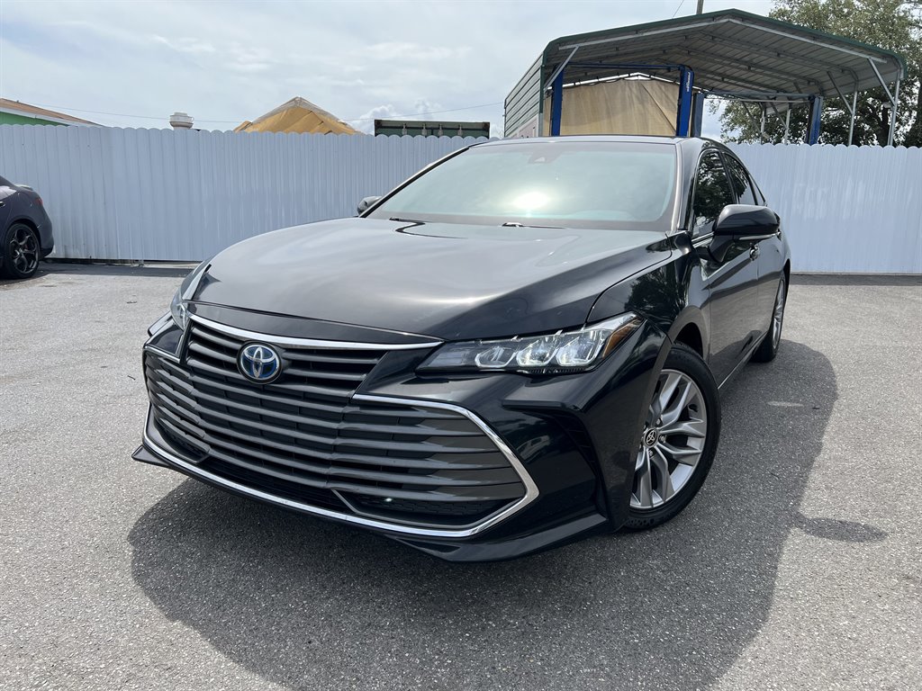 2022 Toyota Avalon Hybrid XLE photo