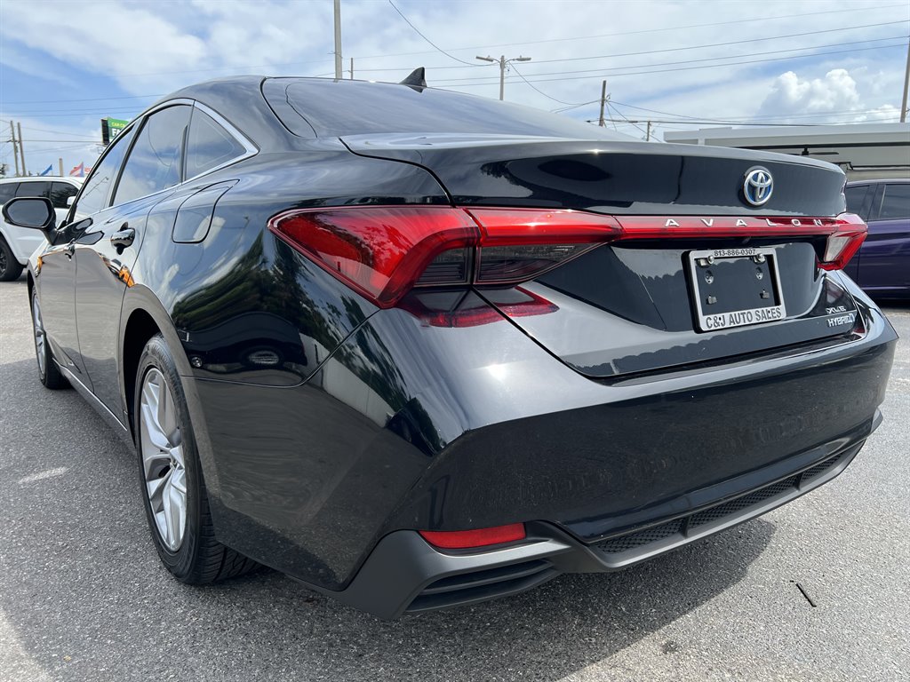 2022 Toyota Avalon Hybrid XLE photo