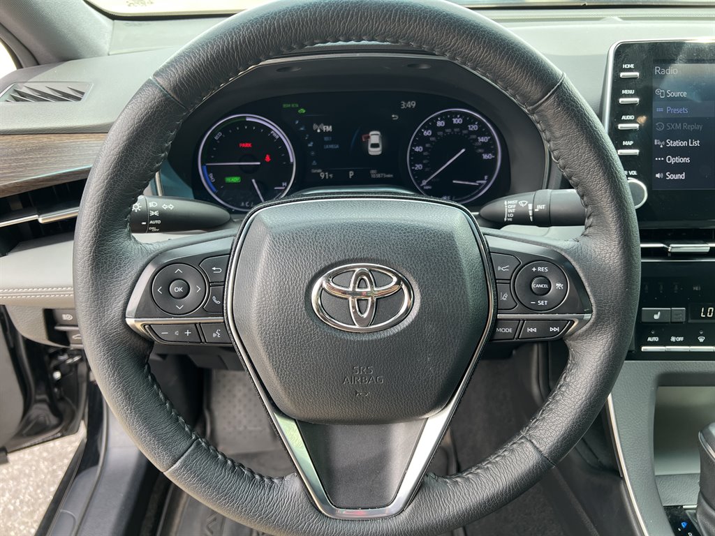 2022 Toyota Avalon Hybrid XLE photo