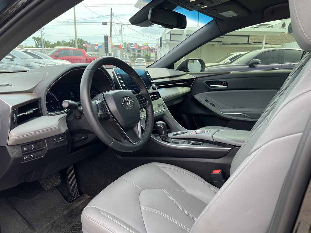 2022 Toyota Avalon Hybrid XLE photo
