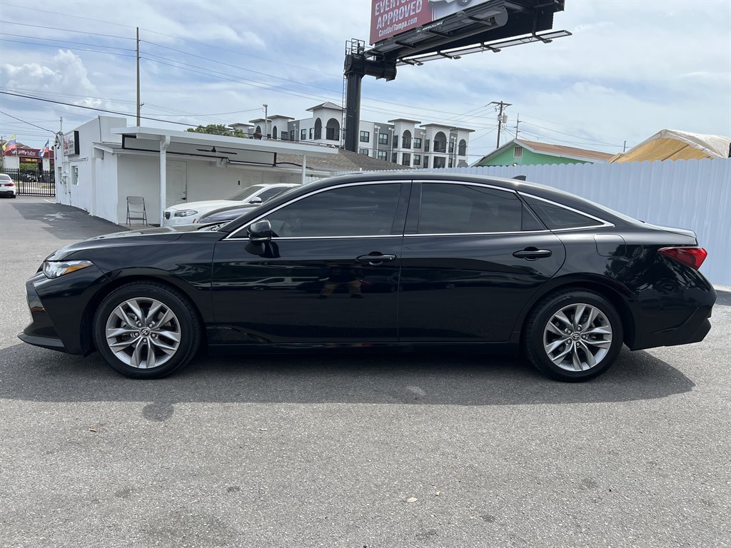 2022 Toyota Avalon Hybrid XLE photo