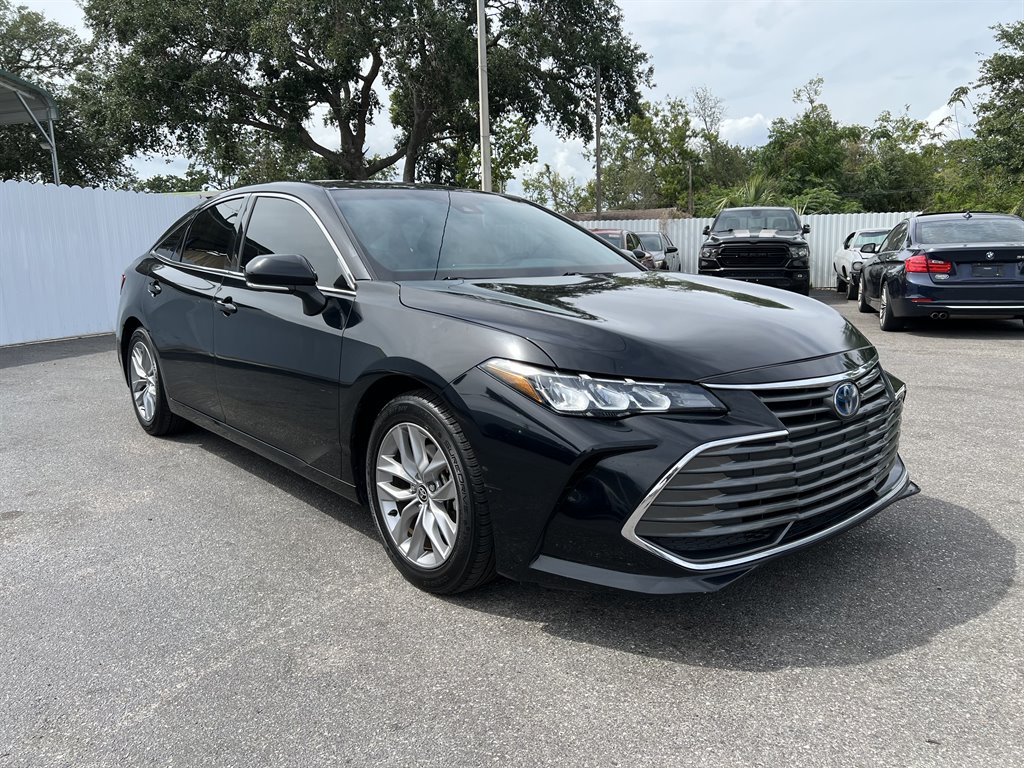 2022 Toyota Avalon Hybrid XLE photo