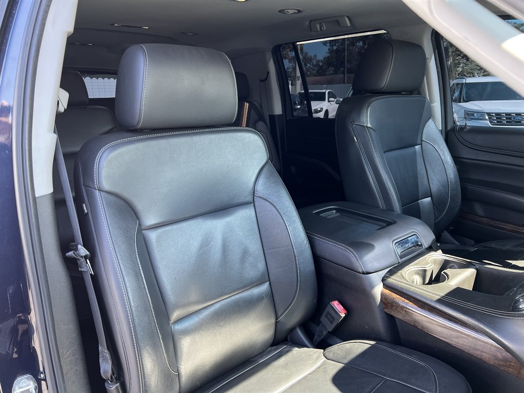 2018 Chevrolet Suburban 1500 LT photo