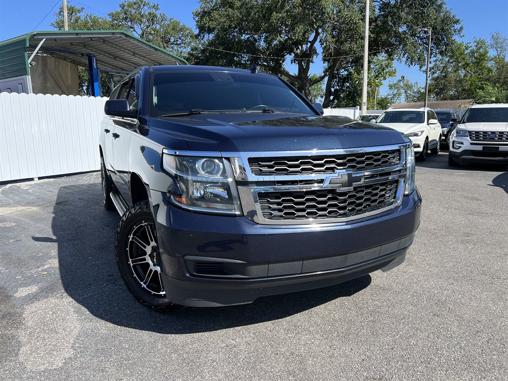 2018 Chevrolet Suburban 1500 LT photo
