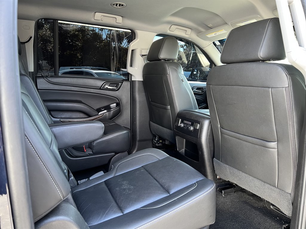 2018 Chevrolet Suburban 1500 LT photo