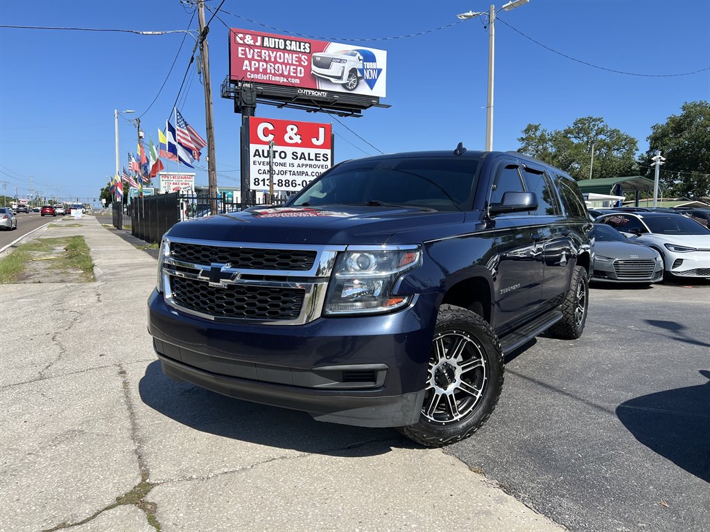 2018 Chevrolet Suburban 1500 LT photo