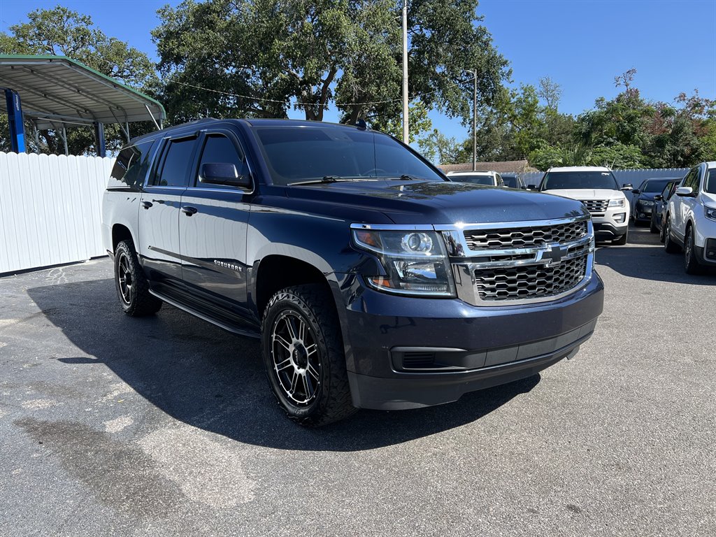 2018 Chevrolet Suburban 1500 LT photo