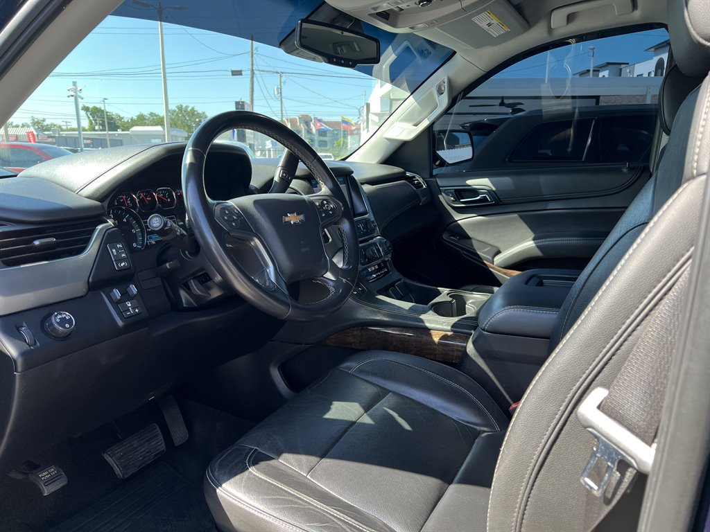 2018 Chevrolet Suburban 1500 LT photo