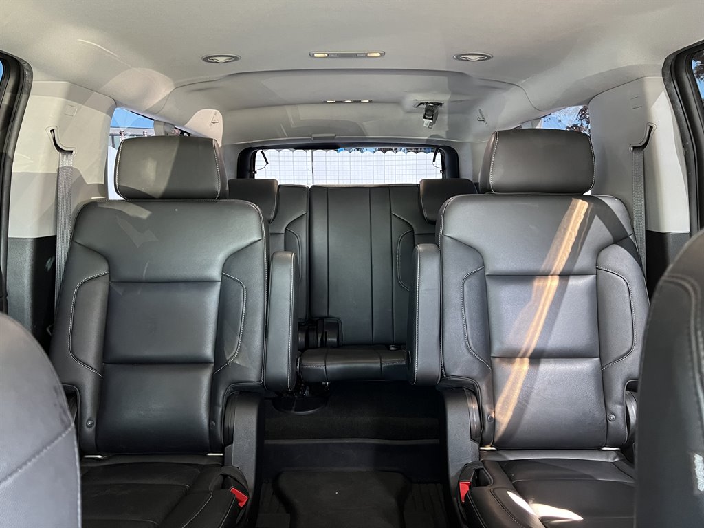 2018 Chevrolet Suburban 1500 LT photo