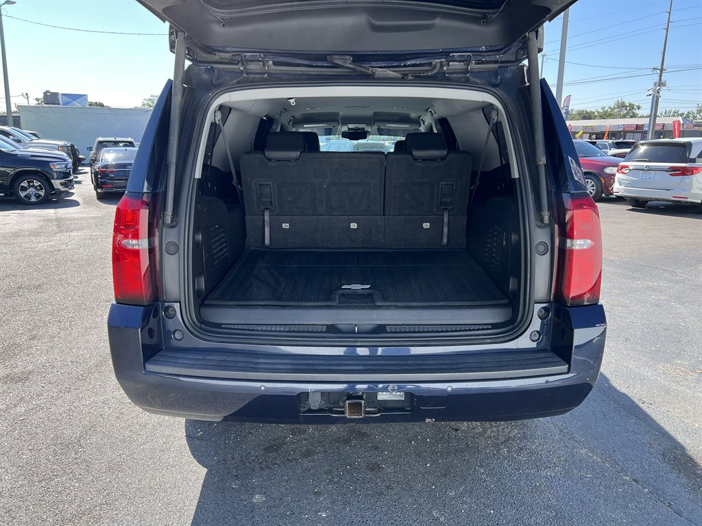 2018 Chevrolet Suburban 1500 LT photo