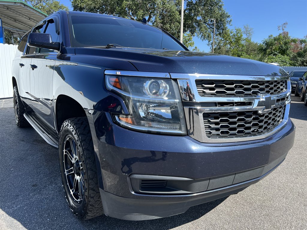 2018 Chevrolet Suburban 1500 LT photo