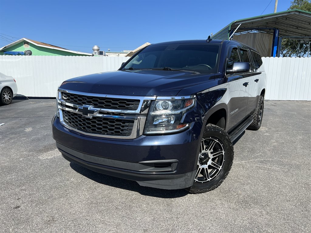2018 Chevrolet Suburban 1500 LT photo