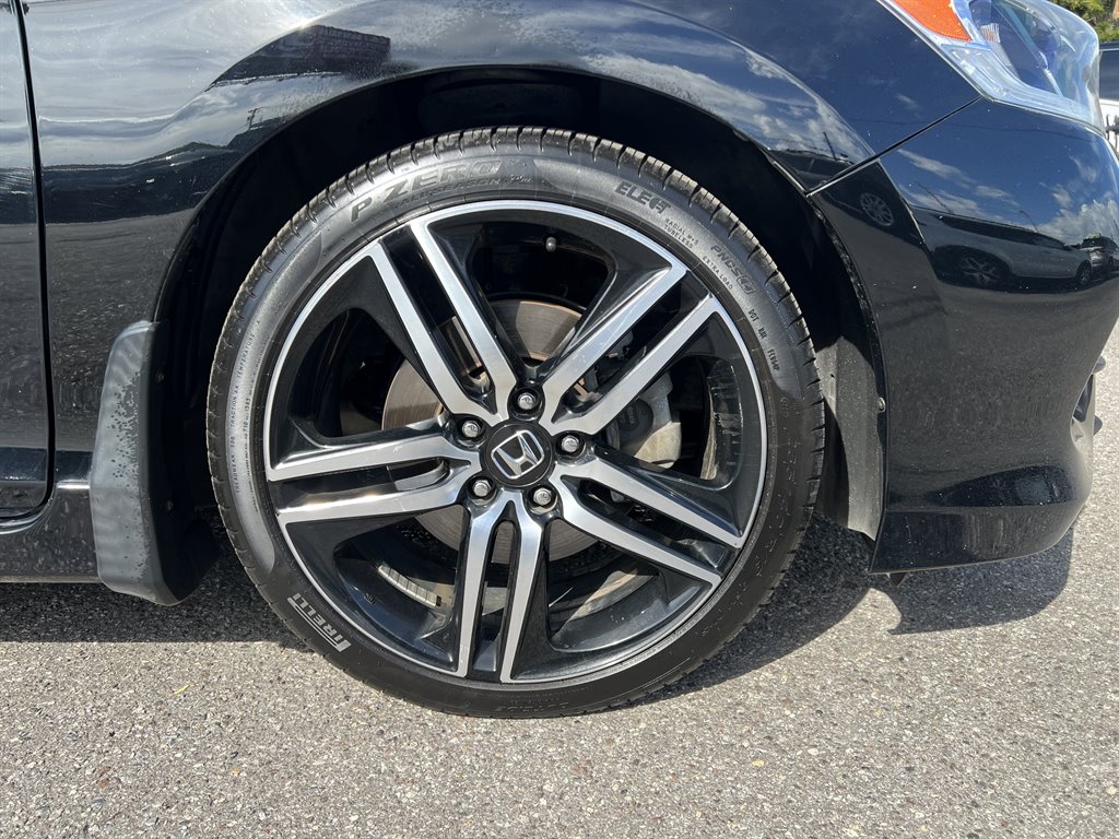 2017 Honda Accord - $13,999