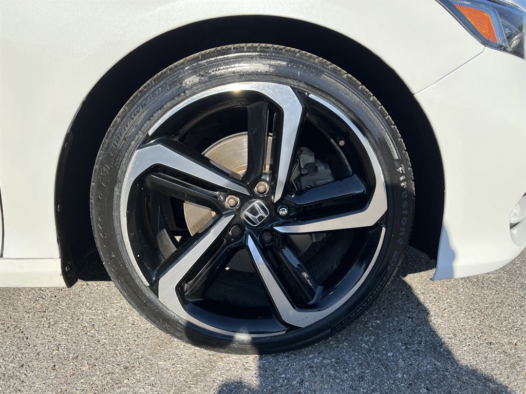 2019 Honda Accord - $19,999