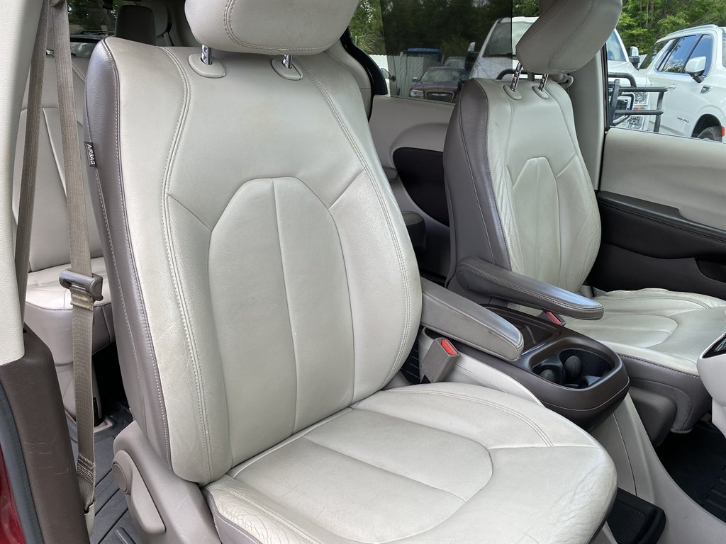 2017 Chrysler Pacifica - $13,999