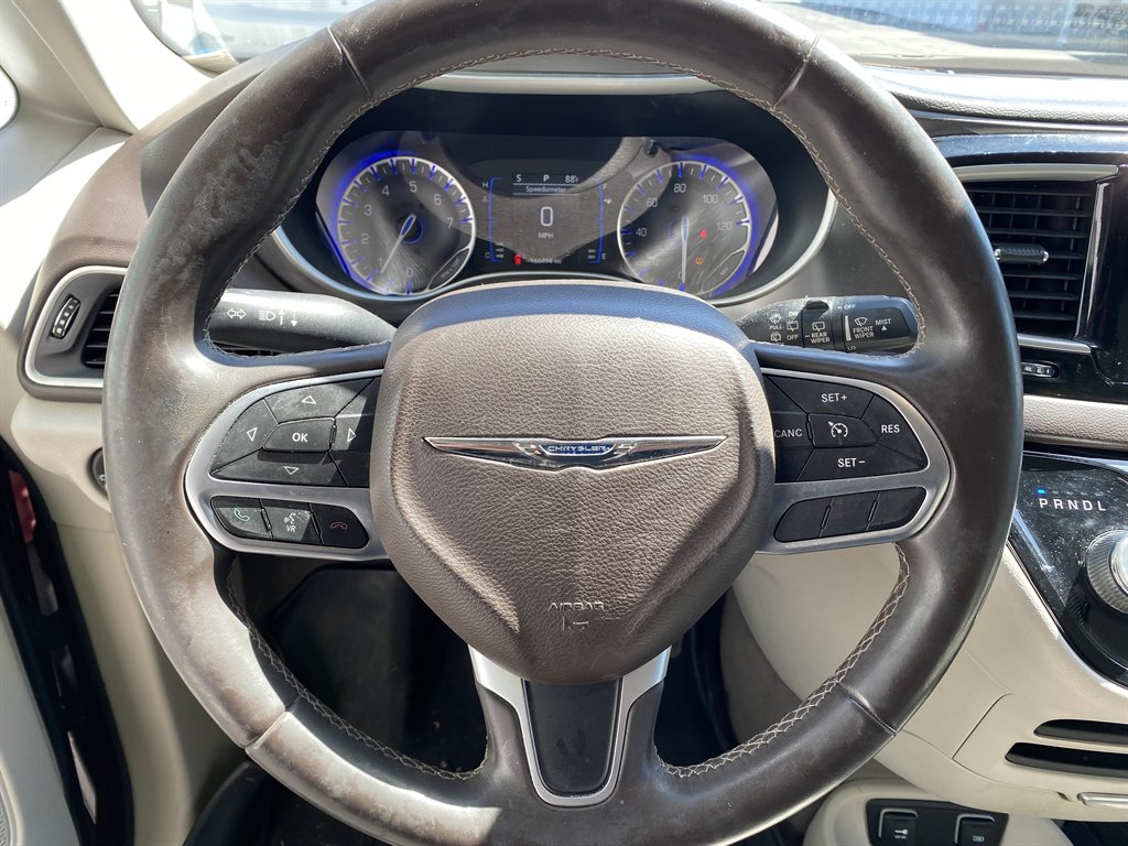 2017 Chrysler Pacifica - $13,999