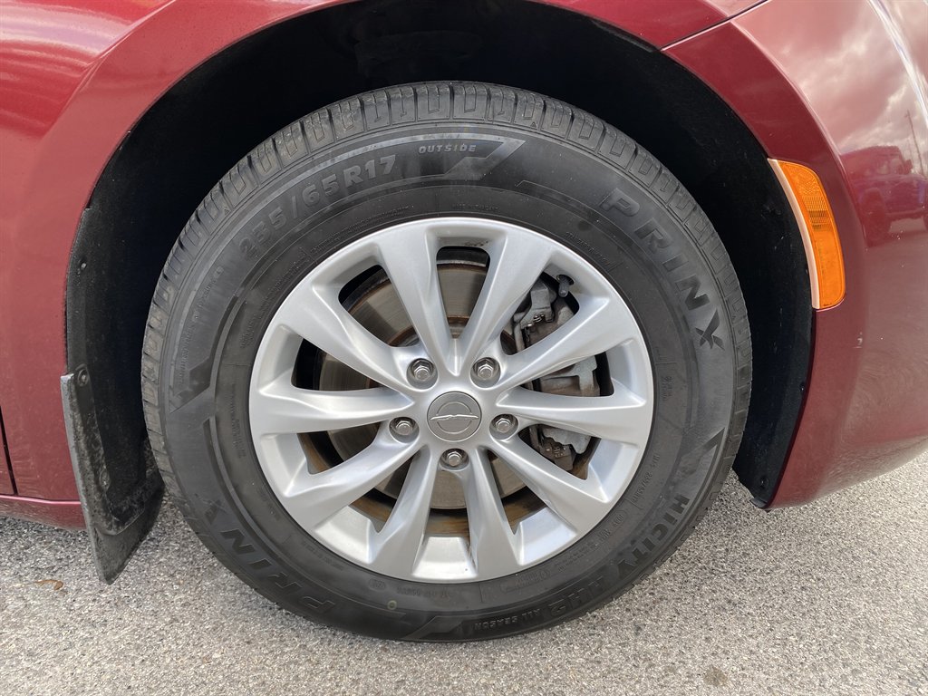 2017 Chrysler Pacifica - $13,999