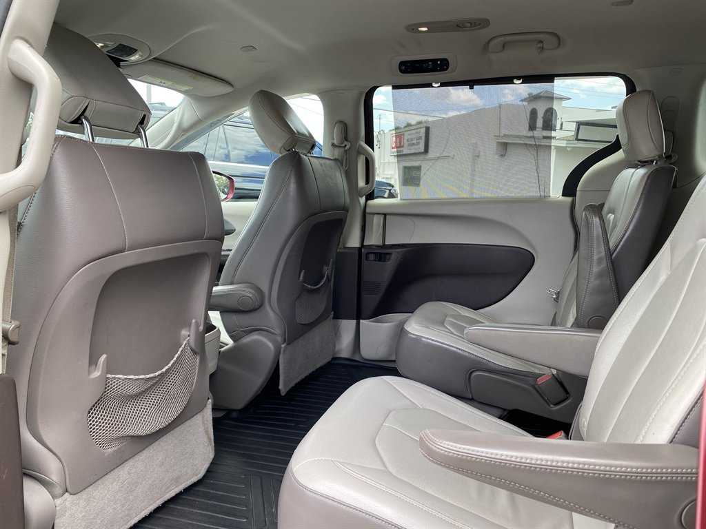 2017 Chrysler Pacifica - $13,999