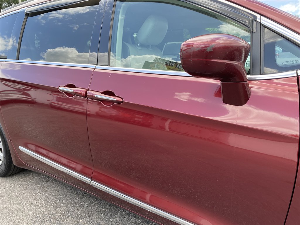 2017 Chrysler Pacifica - $13,999