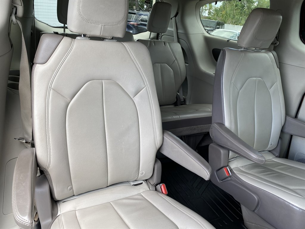 2017 Chrysler Pacifica - $13,999