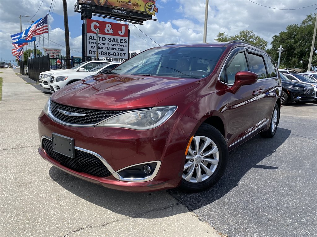 2017 Chrysler Pacifica - $13,999