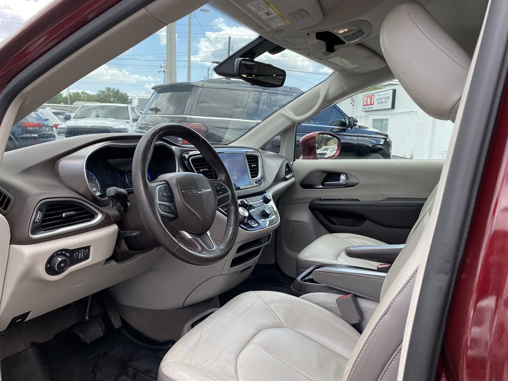 2017 Chrysler Pacifica - $13,999