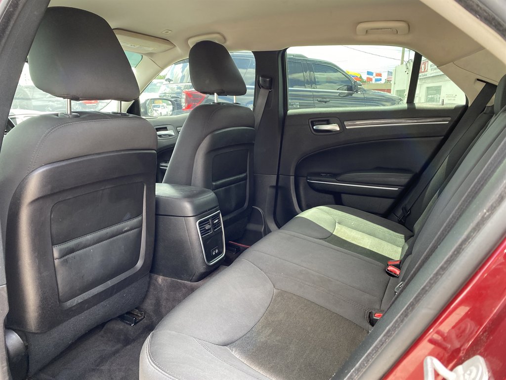 2018 Chrysler 300 - $14,999