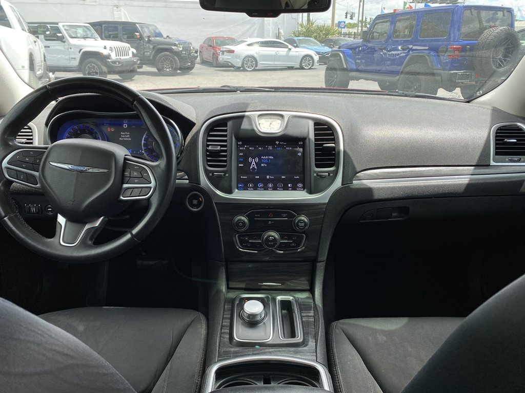 2018 Chrysler 300 - $14,999