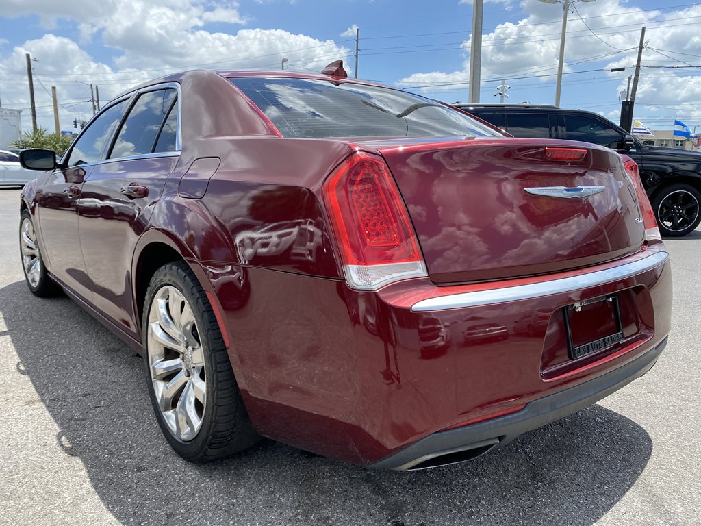2018 Chrysler 300 - $14,999