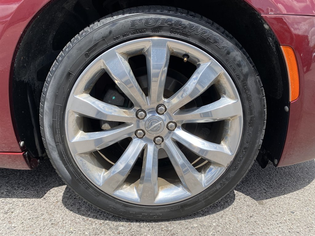 2018 Chrysler 300 - $14,999