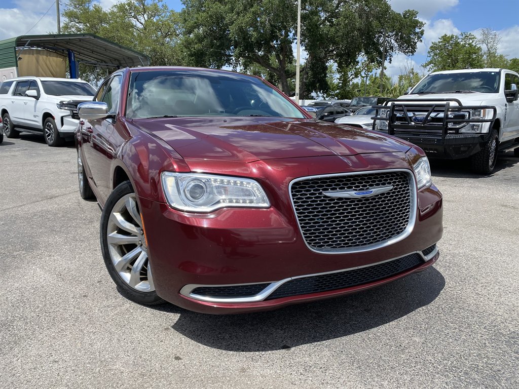 2018 Chrysler 300 - $14,999