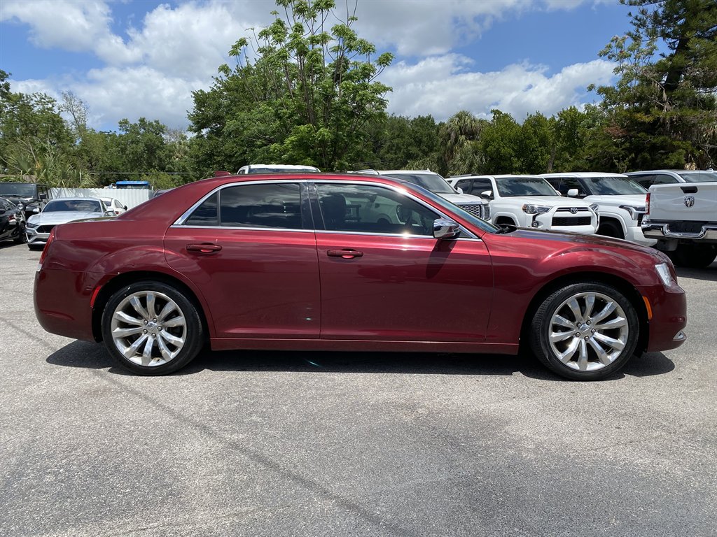 2018 Chrysler 300 - $14,999