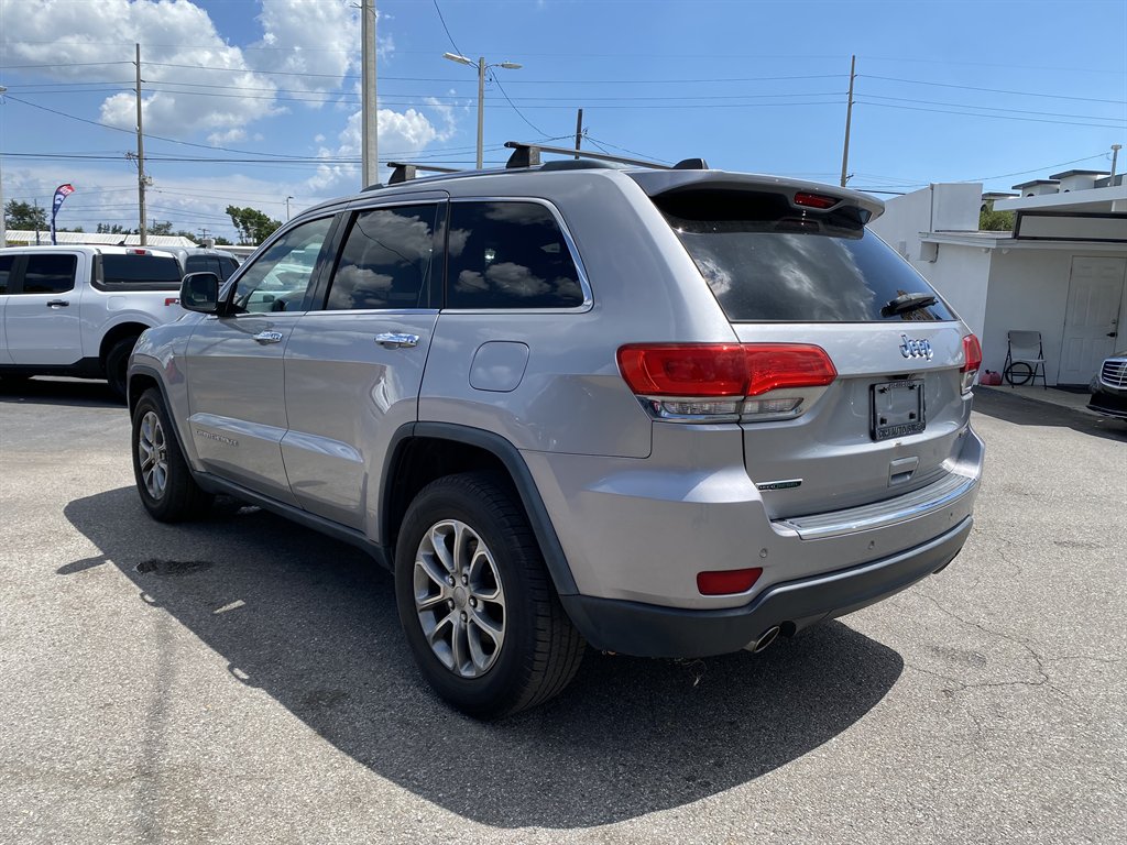 2014 Jeep Cherokee - $13,999