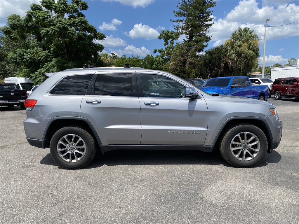 2014 Jeep Cherokee - $13,999