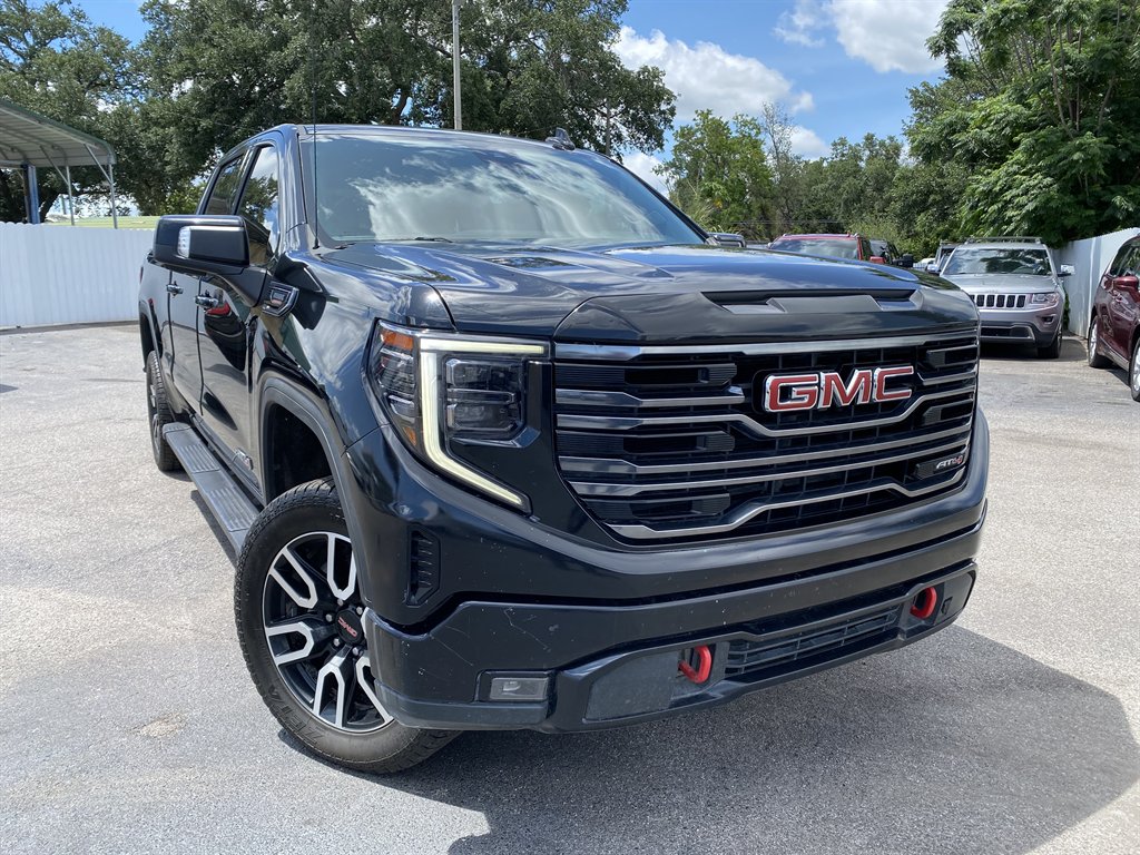 2022 GMC Sierra - $39,999